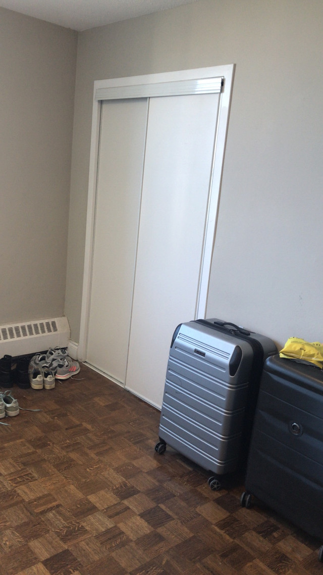 Single room with shared bathroom in Room Rentals & Roommates in City of Toronto