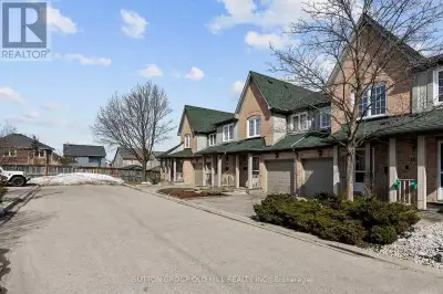 Erin Mills: Townhouse with 3 Bedrooms, Mississauga