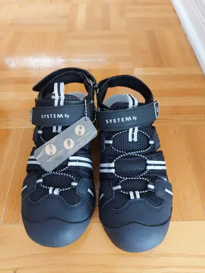 Sandales neuves taille 5, View more