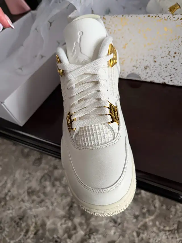 Air Jordan 4 Retro in Men's Shoes in Markham / York Region - Image 5