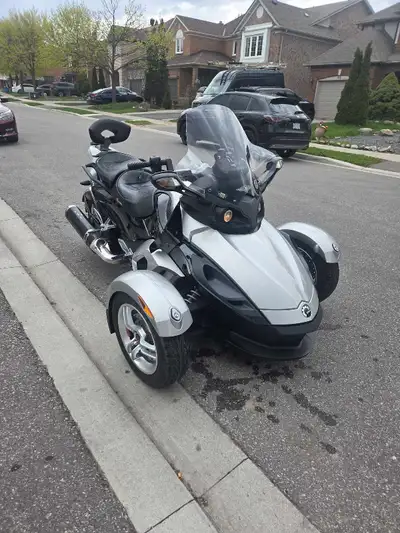 The 2008 Can-Am Spyder is the first-generatior 3-wheel motorcycle made by Bombardier (BRP t's unique...
