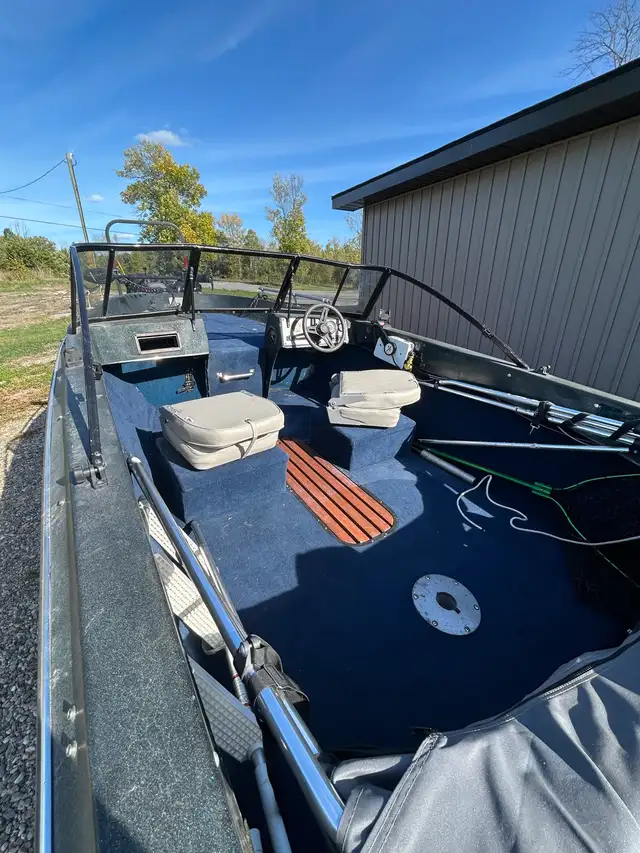 Legend Fish and Ski 16’ in Powerboats & Motorboats in Kingston - Image 5