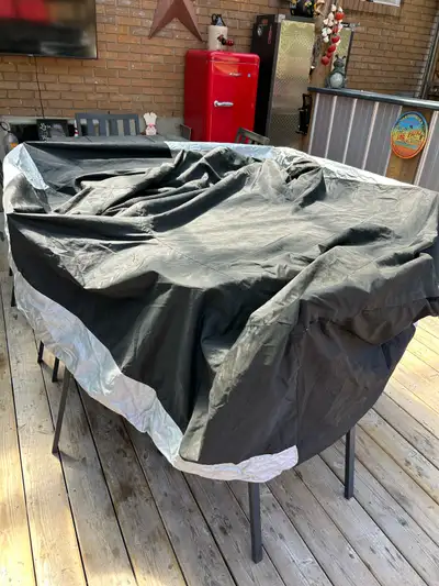 Harley davidson touring cover, black and grey, fits touring models, has velcro opening for antenas,...