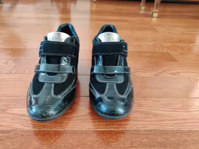 Women's shoes, View more
