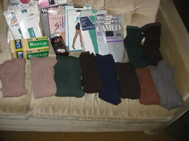 TRÈS BELLES BOTTES DE RANDONNÉES POUR FEMMES GRANDEUR 6 in Women's - Shoes in Laval / North Shore - Image 9