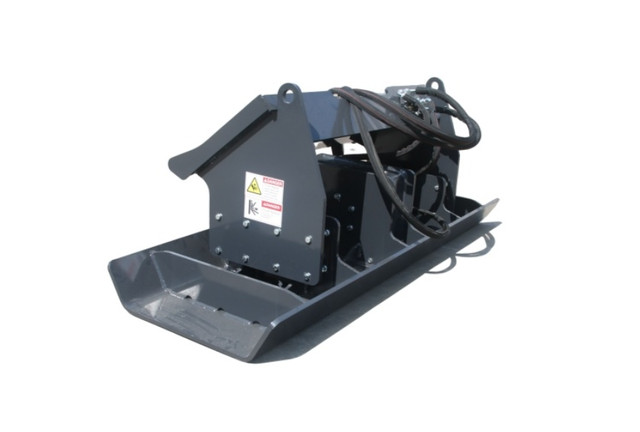 PLAQUE VIBRANTE hydraulique 72po avec attaches skid steer–NEUF dans Autres pièces et accessoires  à Drummondville - Image 2