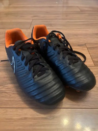 Boys Soccer Shoes size 13