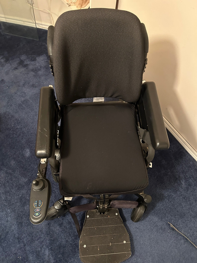 Quickie Pulse 6 Electric Wheelchair  in Health & Special Needs in Oshawa / Durham Region - Image 2