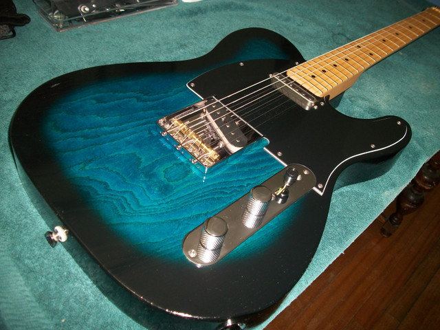 Logan Telecaster 2020 Blue Burst USA in Guitars in Ottawa