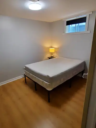 Chambre meublé à louer cantley pres du mont-cascade 500$ par mois dois avoir ses draps et sont moyen...