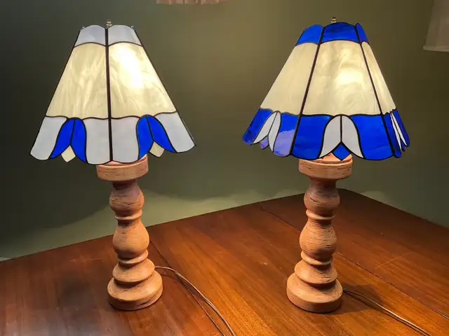 Stained glass lamp shades in Indoor Lighting & Fans in City of Montréal - Image 2