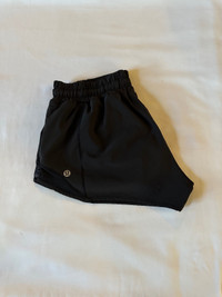  Lululemon Hotty hot shorts 2.5inch size 6
