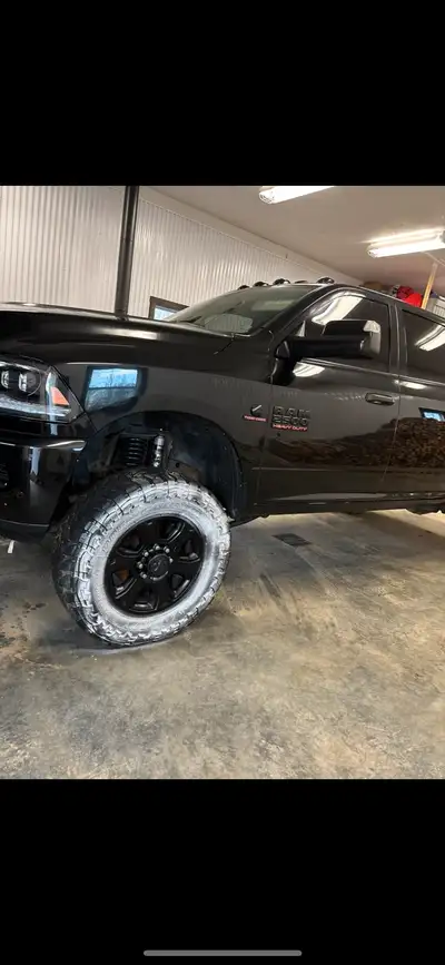 2017 ram 2500 with the 6.7 Cummins 120xxx km, alpine stereo 8 inch touch screen ,leather seats, 4 in...
