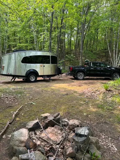 2022 Airstream Basecamp 20x Sleeps 4 air conditioning furnace microwave stove. 300 amp lithium battl...