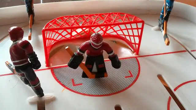 Jeu d'hockey sur table 36 pouces PAS DE RONDELLE 300525 dans Art et objets de collection dans Laval/Rive Nord - Image 9