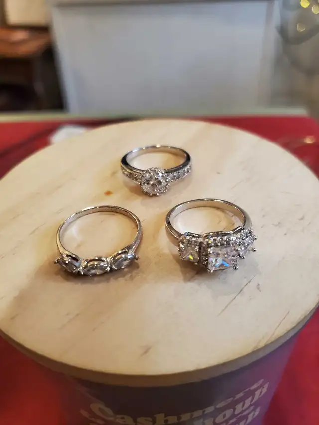 Fashion Rings in Jewellery & Watches in London - Image 2