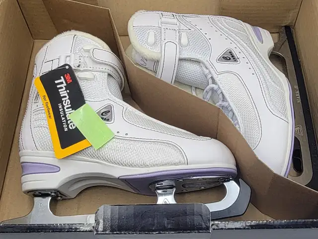 Cameo by Jackson Figure Skates Senior Size 5 - White in Skates & Blades in Windsor Region - Image 4