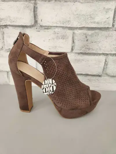 Women's Platform Heeled Sandals, Italy Size 39/9 NEW, View more