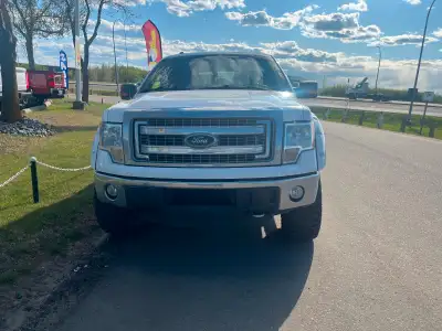Excellent condition , one owner , lift and leveling kit installed through Ford great fuel economy, e...