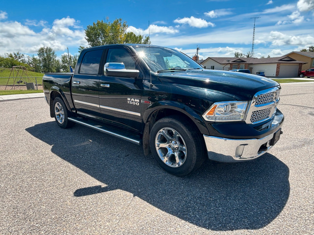 2015 Ram Laramie EcoDiesel 4x4 183k km $21,000 in Cars & Trucks in Calgary - Image 2