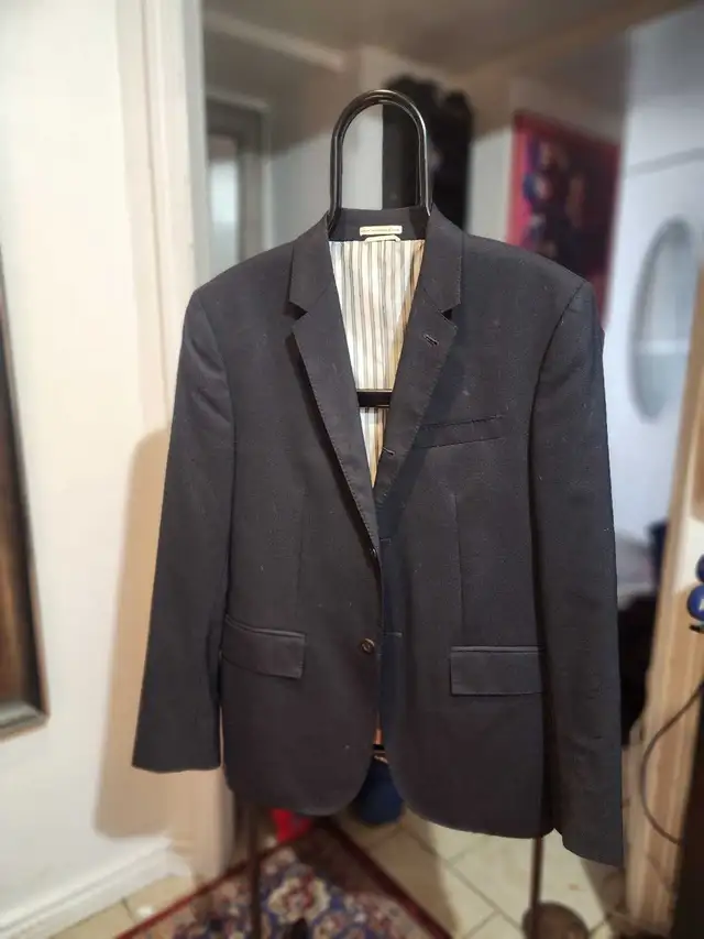 Club Monaco Blazer 40 in Men's in City of Toronto - Image 2