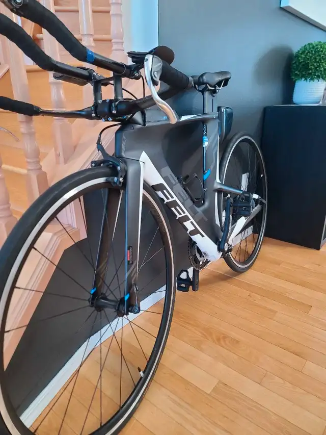 Felt IA10 Carbon Frame Tri-Bike in Road in Edmonton - Image 6
