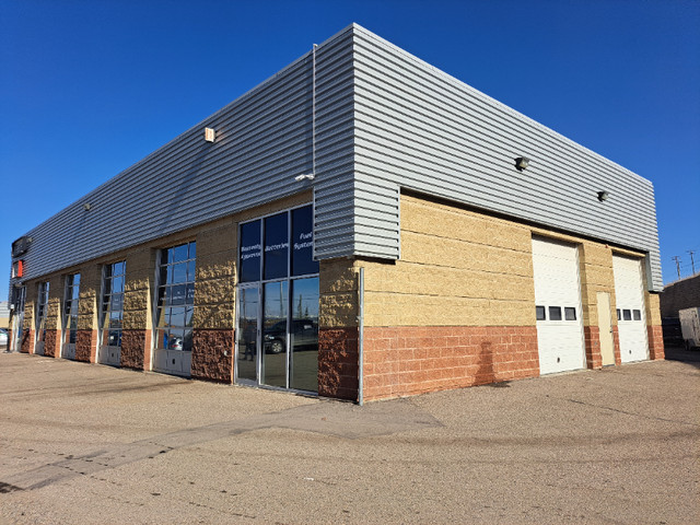 AUTOMOTIVE BAY FOR LEASE : BAY 12 11450 29 STREET SE CALGARY AB in Real Estate Services in Calgary - Image 3