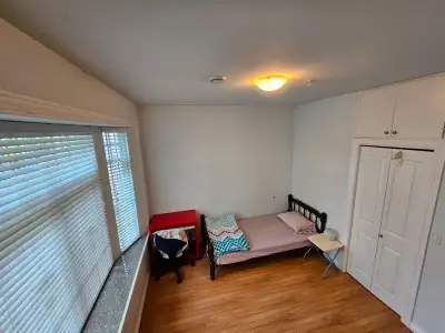 Must see!! Furnished room for female tenant