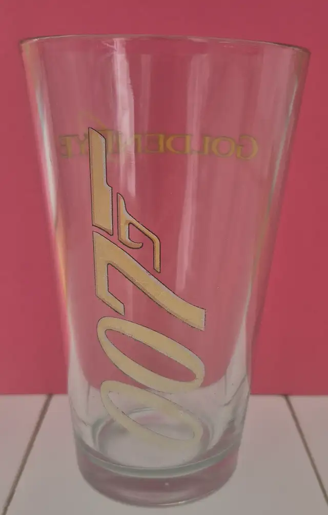 007 Golden Eye Glass - Mint Condition in Arts & Collectibles in Oshawa / Durham Region - Image 2