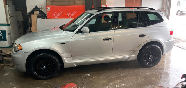  bmw x3 v6 2.5L 2004 dans Autos et camions  à Laval/Rive Nord