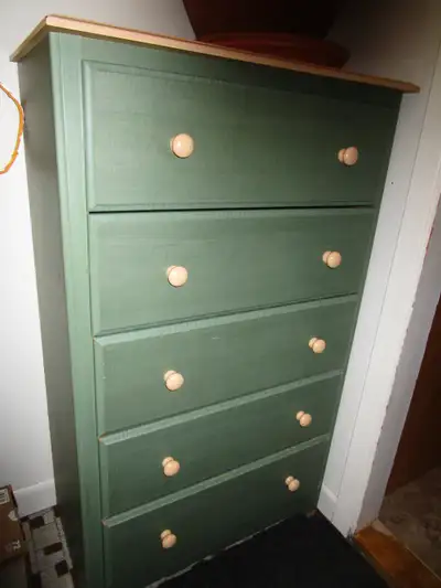 Belle petite commode verte et beige, View more