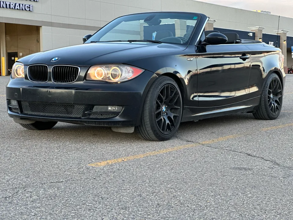 2008 BMW 128i Convertible - 6-Speed Manual! Low KMs!