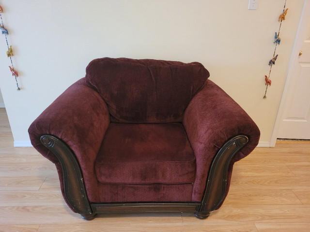 Large Reading Chair in Chairs & Recliners in Comox / Courtenay / Cumberland