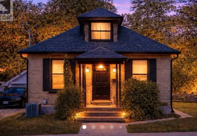 Renovated Detached Home Near Belmont Village | 2 Bed, 2 Bath | in Houses for Sale in Kitchener / Waterloo - Image 7