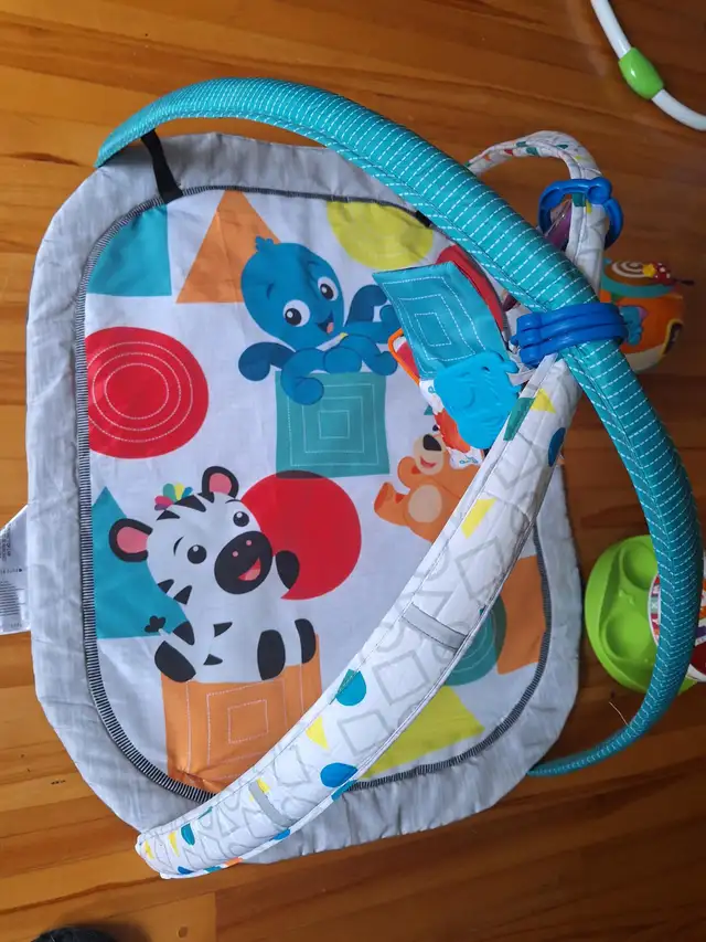 Tapis d'éveil + boule interactive + toupie in Toys in City of Montréal - Image 3