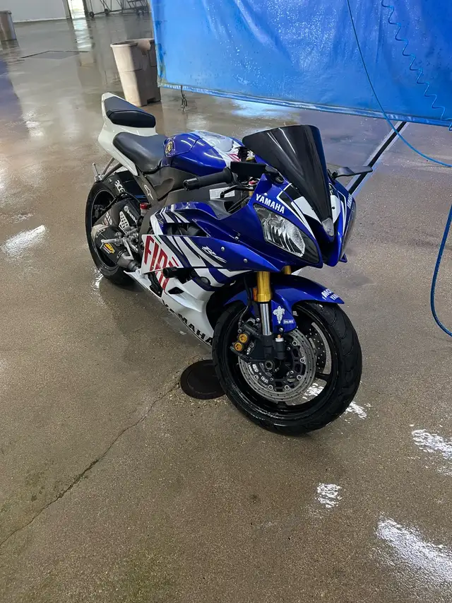 2006  Yamaha r6 in Sport Bikes in Winnipeg - Image 2