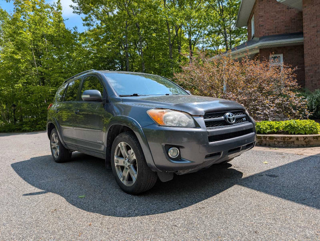 Toyota RAV4 V6 Sport in Cars & Trucks in Gatineau - Image 4