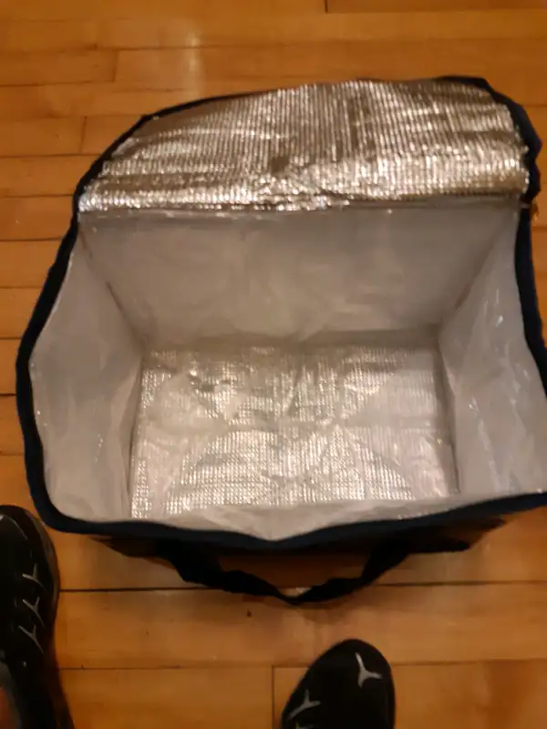 ☆☆☆☆☆   Glacière Sac isolante. Promotionnel $ 35.00 in BBQs & Outdoor Cooking in City of Montréal - Image 4