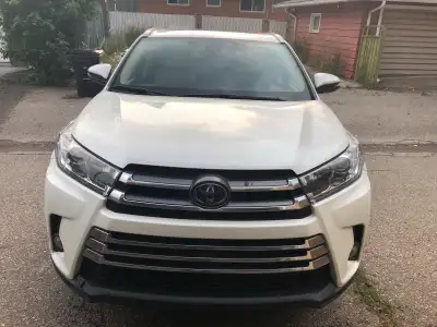 Clean Carfax ,No accidents, No damages 8 seater Excellent inside/ outside OEM dash cam New battery F...