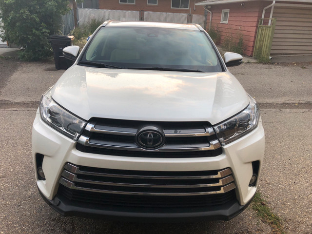 2018 Highlander XLE - Low Mileage  in Cars & Trucks in Calgary