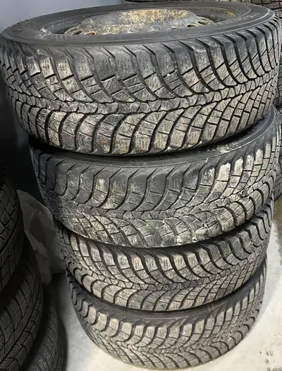 Off a Honda Civic Size: 215/55R16 Center Bore / Hub Bore: 64.1 mm Bolt Pattern: 5x114.3 Tire Depth:...