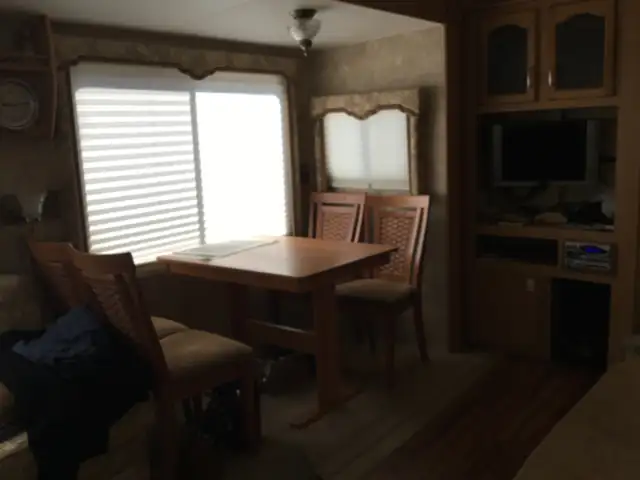 5th wheel trailer in Travel Trailers & Campers in Nelson - Image 4