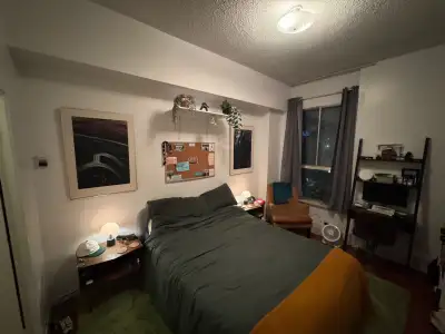 Master bedroom with ensuite for 2 week sublet