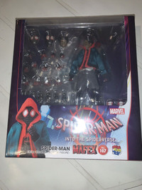 MAFEX SPIDERMAN INTO THE SPIDERVERSE MILES MORALES CLOTH 