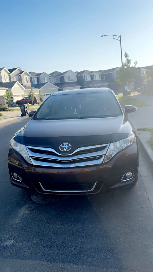 NEAT 2013 TOYOTA VENZA in Cars & Trucks in Edmonton