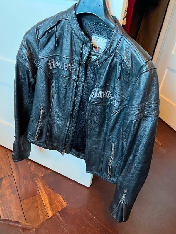 manteau Harley en cuir dans Femmes - Hauts et vêtements d'extérieur  à Laval/Rive Nord