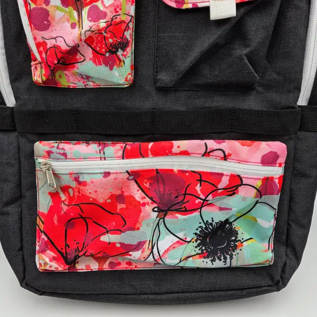 Stampin’ Up! On Stage Backpack Poppies Flowers Red Black Convent in Bags & Luggage in Strathcona County - Image 4