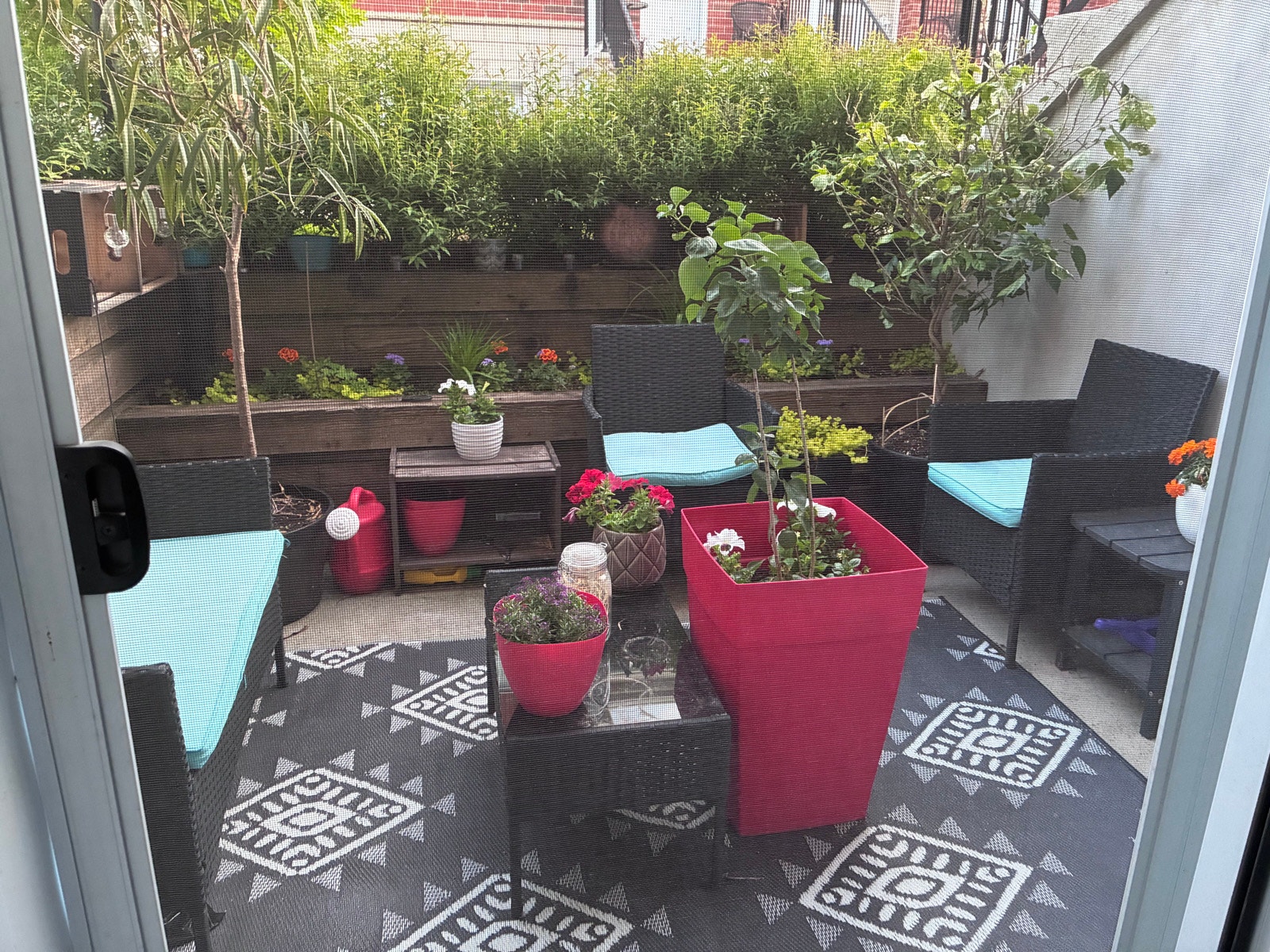2552 Av. de la Gare — photo 2