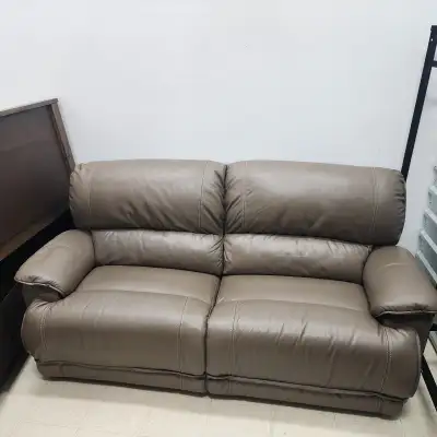 Lazy Boy leather- wall away- recliner couch in excellent condition. This couch was over $4000 new, s...