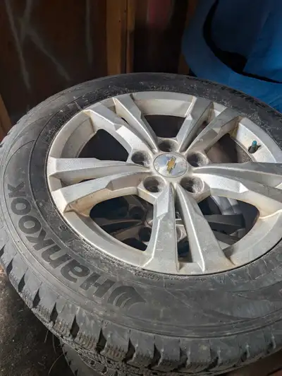 Set of tires off my Chev Equinox $300 ono